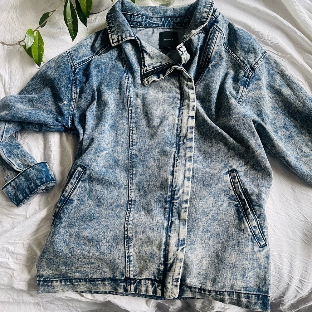 The coolest asymmetrical acid wash jean jacket - Picture 6 of 6